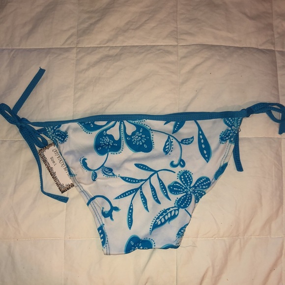 3/$20 or 5 for $25 Bundle Sale❗️ NWT Bikini Swim Bottoms Sz. L - Picture 2 of 2